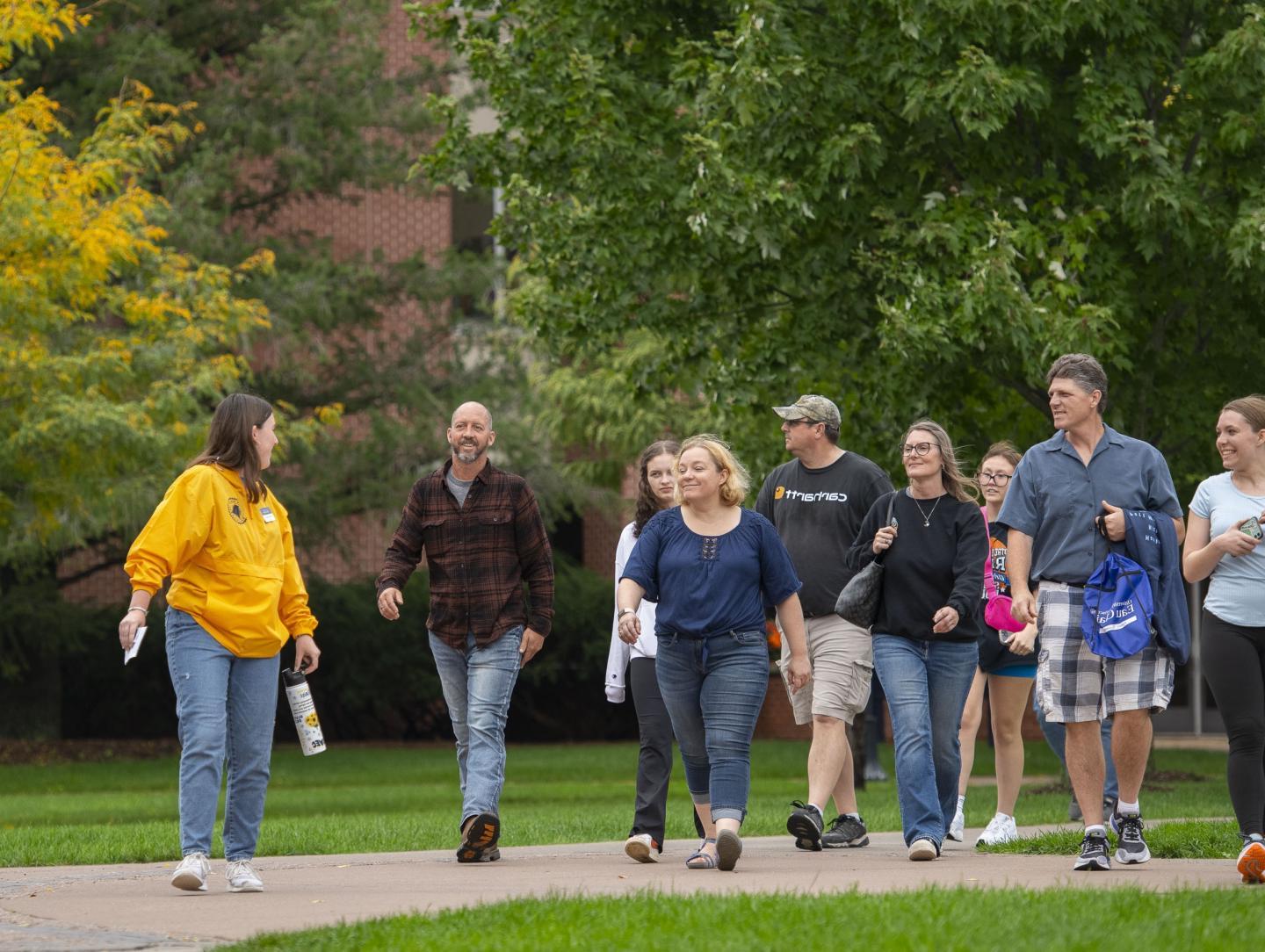 campus tour group 